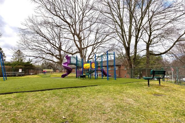 15 Fieldstone Drive 143, Hartsdale, NY 10530