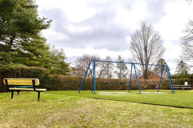 15 Fieldstone Drive 143, Hartsdale, NY 10530