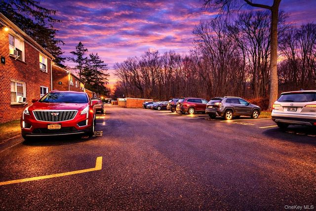 15 Fieldstone Drive 143, Hartsdale, NY 10530