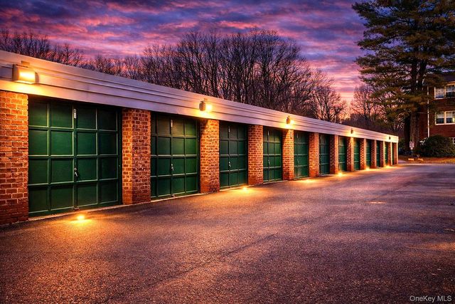 15 Fieldstone Drive 143, Hartsdale, NY 10530