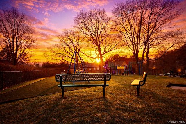 15 Fieldstone Drive 143, Hartsdale, NY 10530