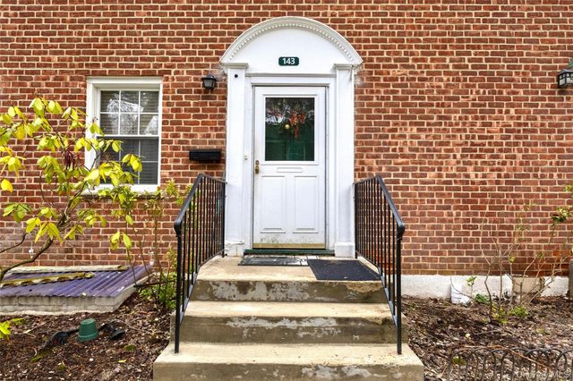 15 Fieldstone Drive 143, Hartsdale, NY 10530