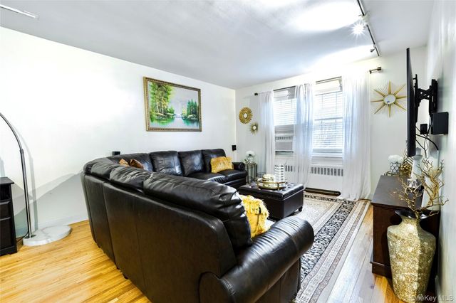 15 Fieldstone Drive 143, Hartsdale, NY 10530