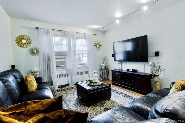 15 Fieldstone Drive 143, Hartsdale, NY 10530