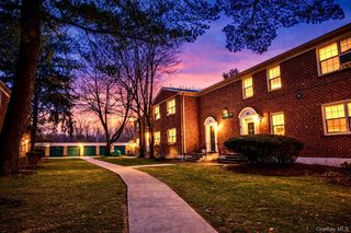 15 Fieldstone Drive 143, Hartsdale, NY 10530