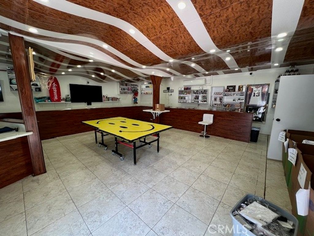 3825 Fountain Avenue, Los Angeles, CA 90029