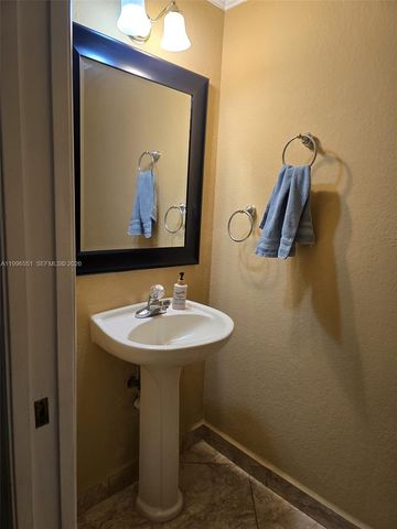 8956 W Flagler St 206, Miami, FL 33174