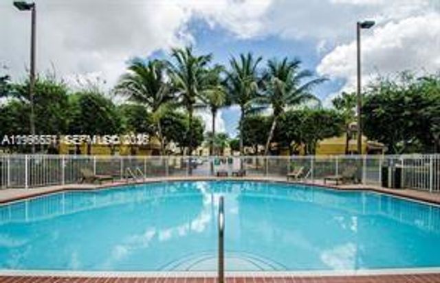 8956 W Flagler St 206, Miami, FL 33174