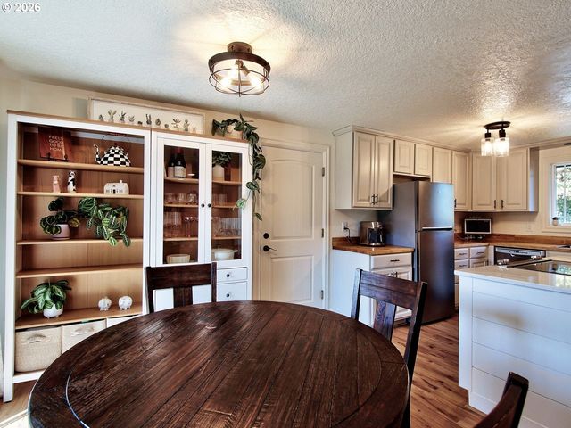 8206 Sw PONCA Ct, Tualatin, OR 97062