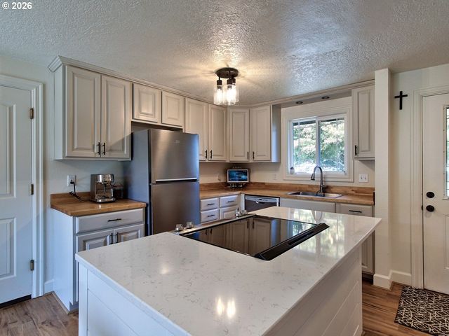8206 Sw PONCA Ct, Tualatin, OR 97062