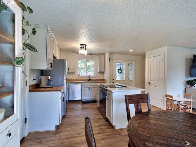 8206 Sw PONCA Ct, Tualatin, OR 97062