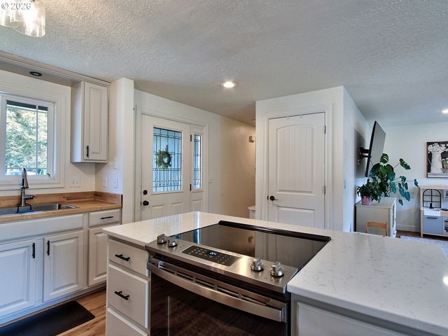 8206 Sw PONCA Ct, Tualatin, OR 97062