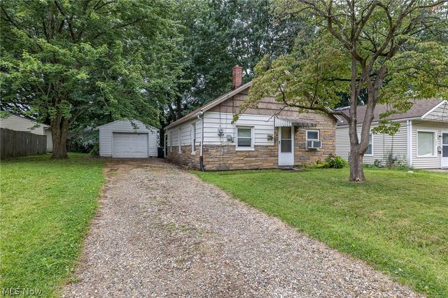 796 Lindsay Avenue, Akron, OH 44306