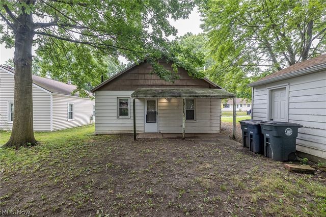 796 Lindsay Avenue, Akron, OH 44306