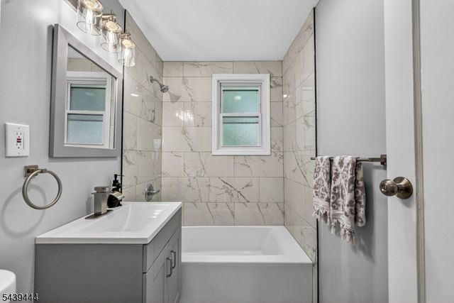 1380 Hamilton St, Elizabeth City, NJ 07208