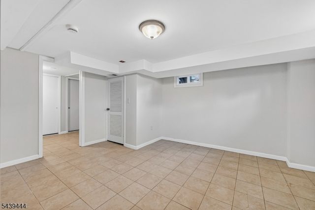 1380 Hamilton St, Elizabeth City, NJ 07208