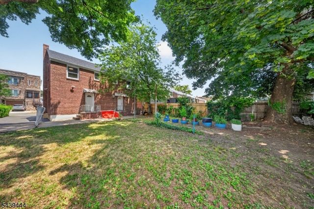 1380 Hamilton St, Elizabeth City, NJ 07208