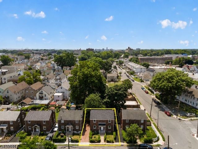 1380 Hamilton St, Elizabeth City, NJ 07208