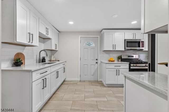 1380 Hamilton St, Elizabeth City, NJ 07208