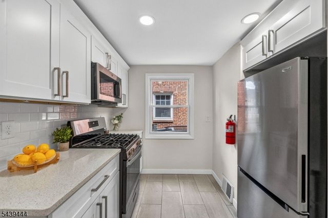 1380 Hamilton St, Elizabeth City, NJ 07208