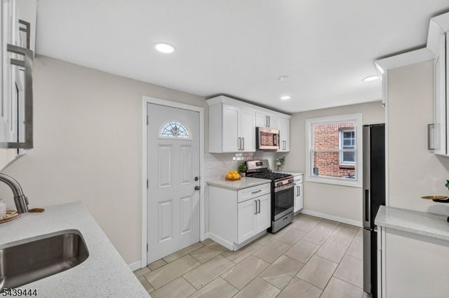 1380 Hamilton St, Elizabeth City, NJ 07208