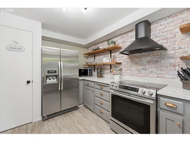 12621 Sw SORREL DOCK Ct, Portland, OR 97223