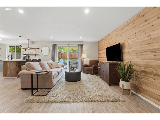 12621 Sw SORREL DOCK Ct, Portland, OR 97223