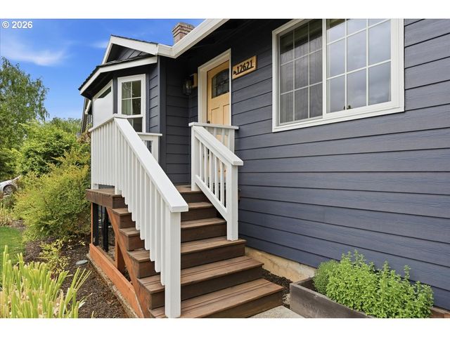 12621 Sw SORREL DOCK Ct, Portland, OR 97223
