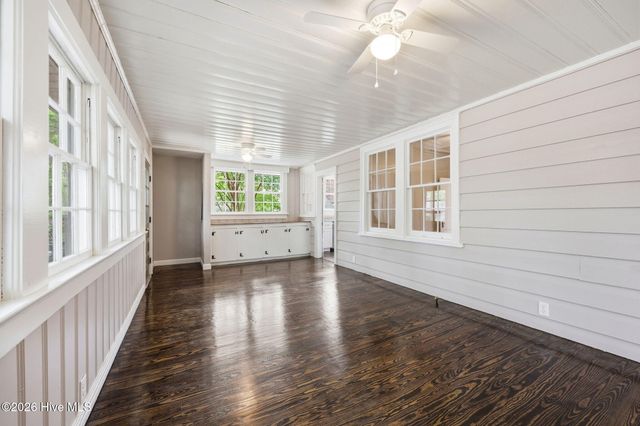 205 E 11th Street, Washington, NC 27889