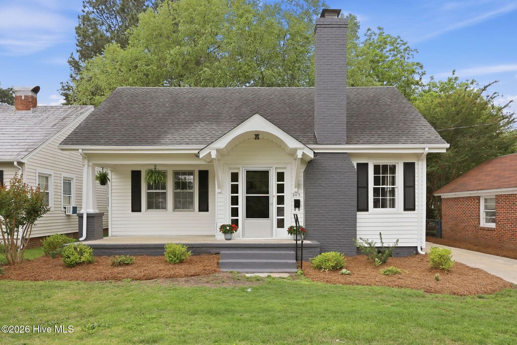 205 E 11th Street, Washington, NC 27889