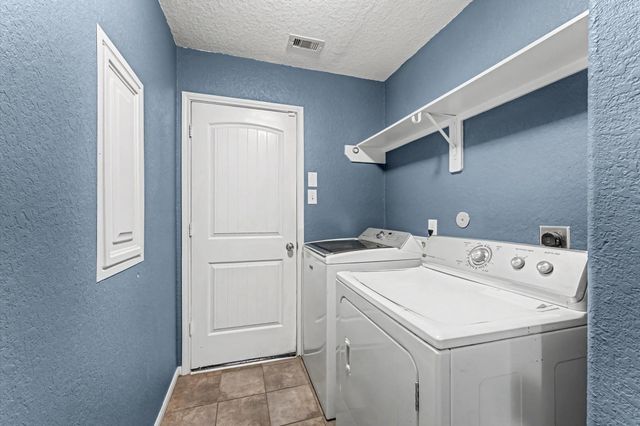 16758 N Blue Jay Drive, Conroe, TX 77385