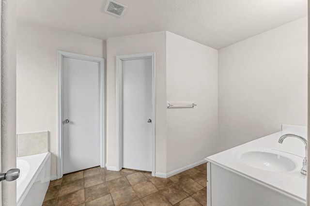 16758 N Blue Jay Drive, Conroe, TX 77385