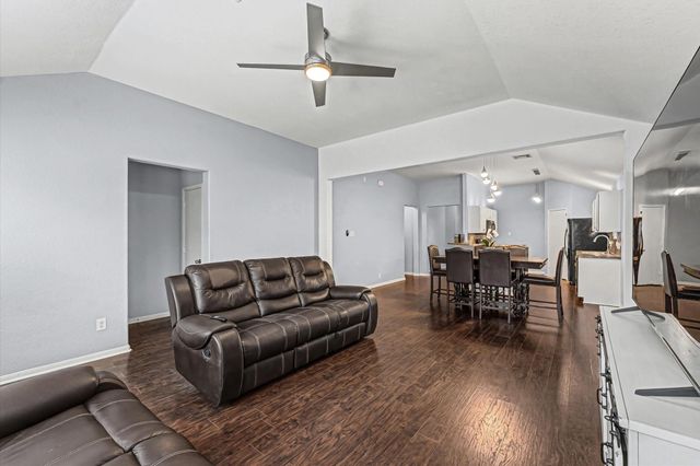 16758 N Blue Jay Drive, Conroe, TX 77385