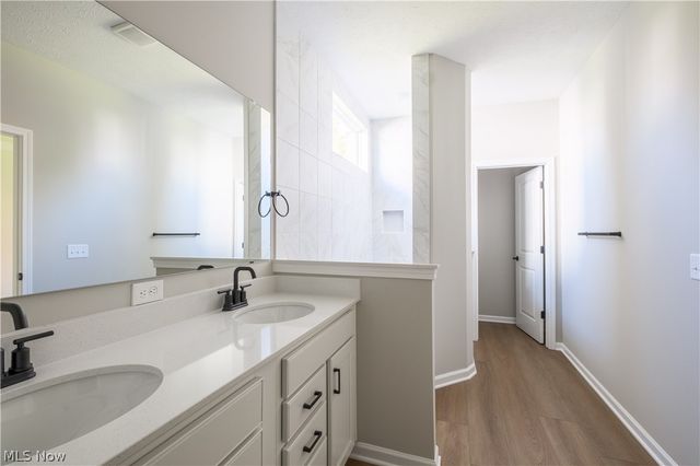 3831 Golden Wood Way, Green, OH 44685