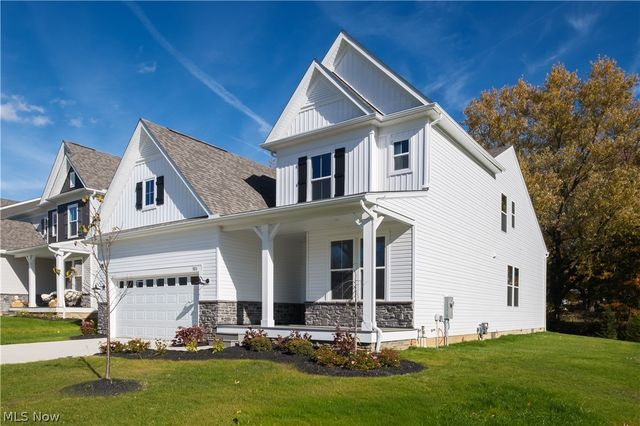 3831 Golden Wood Way, Green, OH 44685