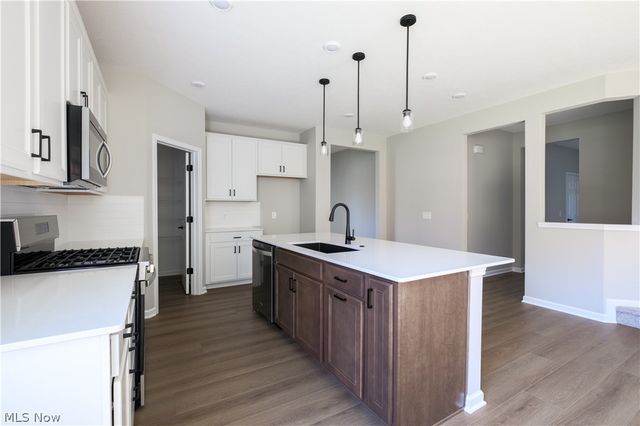 3831 Golden Wood Way, Green, OH 44685