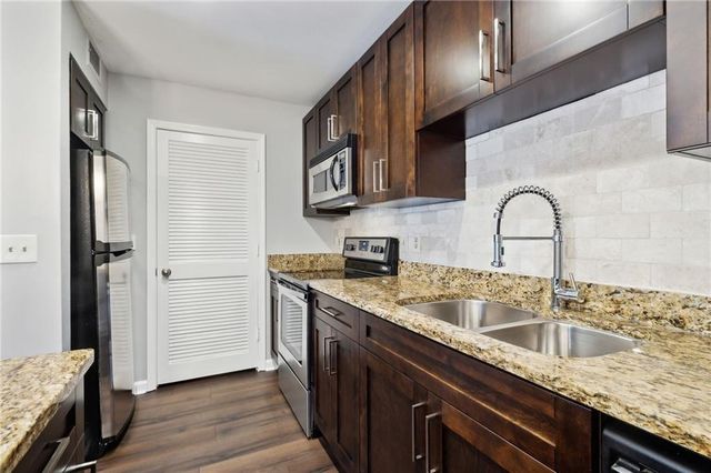 2657 Lenox NE Road 134-2, Atlanta, GA 30324