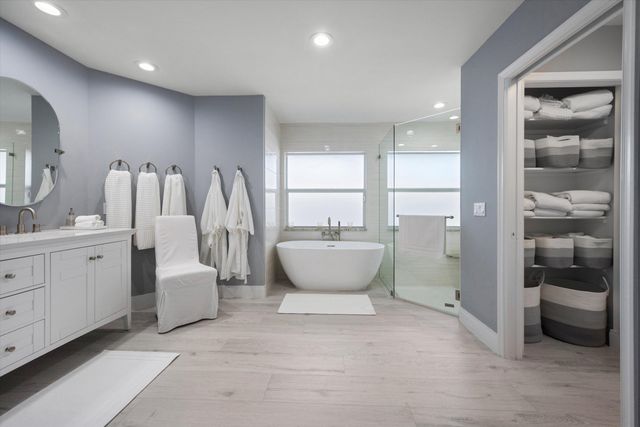 15495 Meadow Wood Drive, Wellington, FL 33414