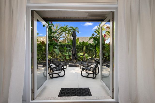 15495 Meadow Wood Drive, Wellington, FL 33414