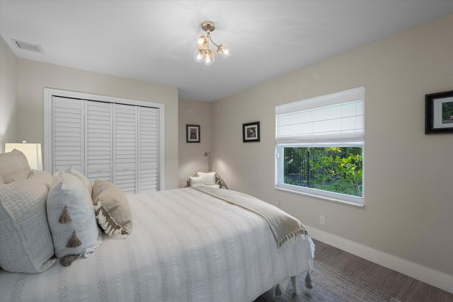 15495 Meadow Wood Drive, Wellington, FL 33414