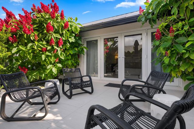 15495 Meadow Wood Drive, Wellington, FL 33414