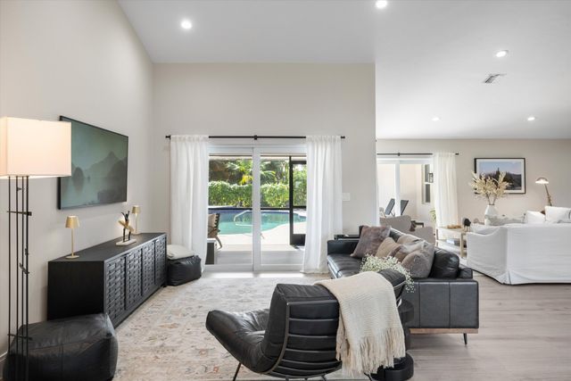 15495 Meadow Wood Drive, Wellington, FL 33414