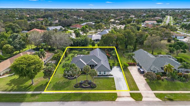 15495 Meadow Wood Drive, Wellington, FL 33414