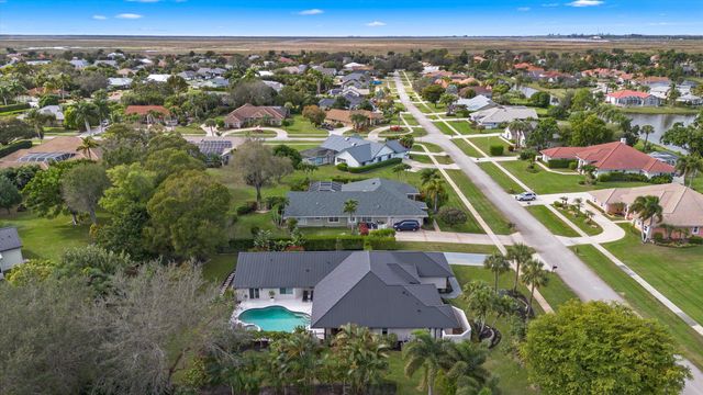 15495 Meadow Wood Drive, Wellington, FL 33414