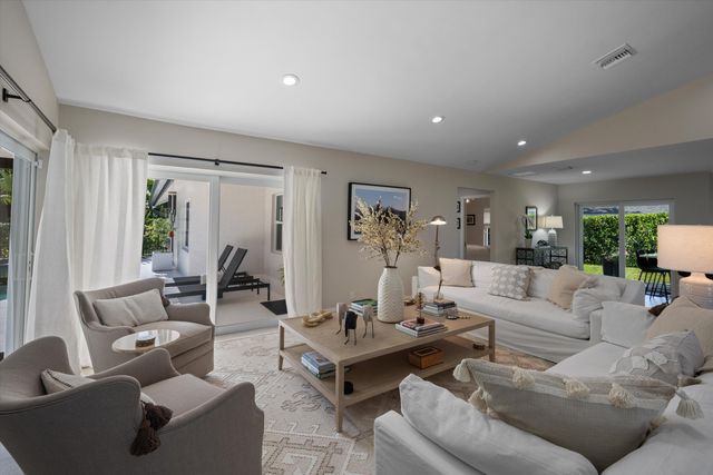 15495 Meadow Wood Drive, Wellington, FL 33414