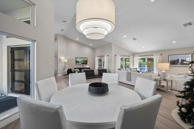 15495 Meadow Wood Drive, Wellington, FL 33414