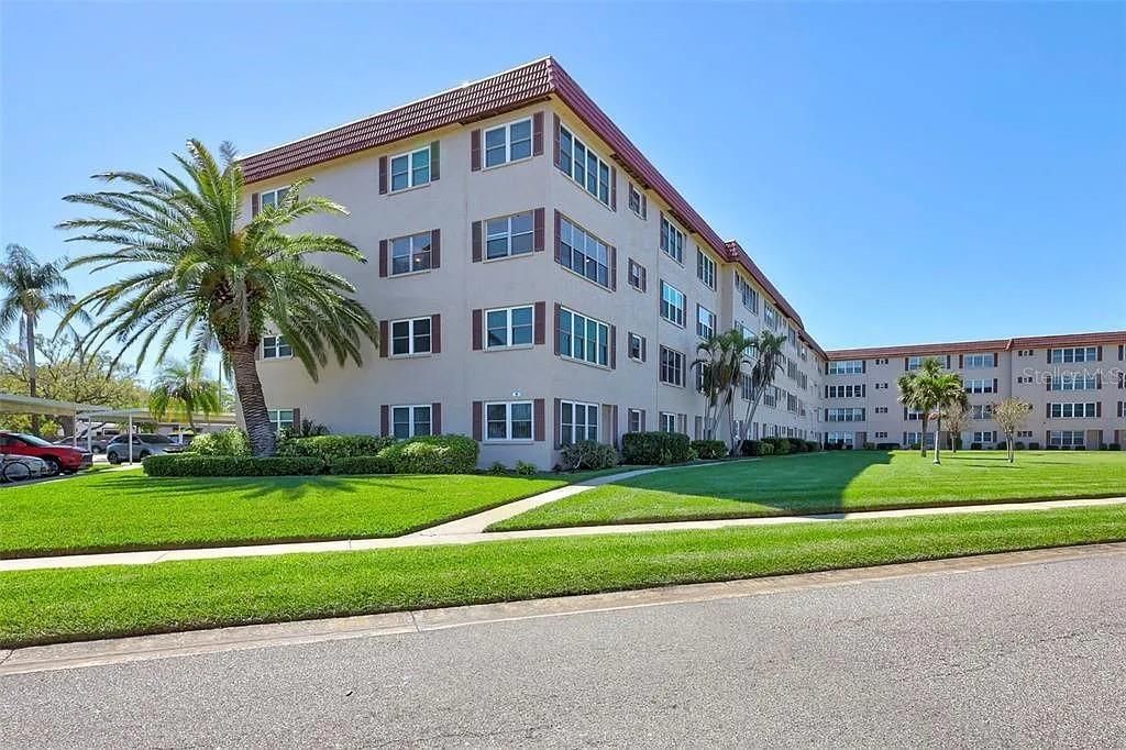 9950 62ND TERRACE N 401, St Petersburg, FL 33708