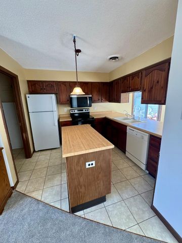 1184 Millpond Road N, Valparaiso, IN 46385