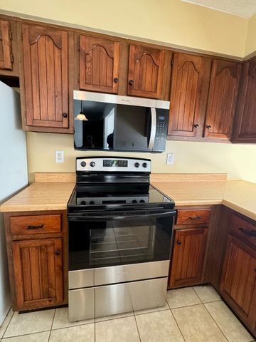 1184 Millpond Road N, Valparaiso, IN 46385