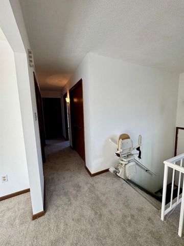 1184 Millpond Road N, Valparaiso, IN 46385